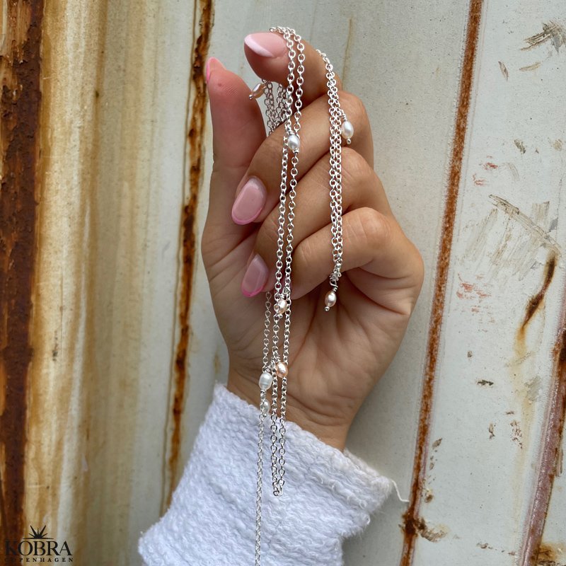 "Wilma" belly chain in silver with 10 real freshwater pearls