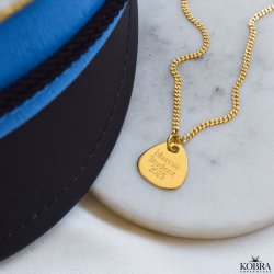 "Mavis" 18 karat forgyldt halskde med plekter inklusiv gravering