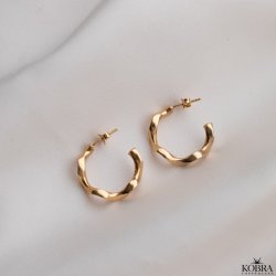 "Maxine" 18 karat forgyldte reringe med et twist!