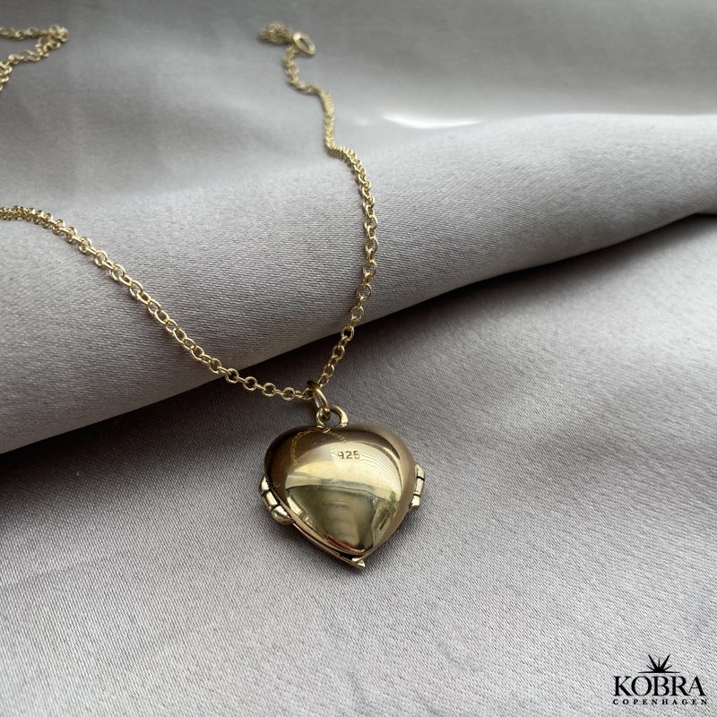 "Callie" Hjerte guld medaljon med plads til tre billeder