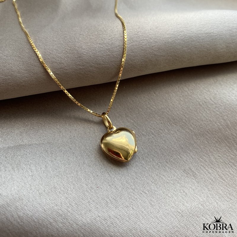 "Berthe" 18 karat forgyldt hjerte medaljon med livets tr