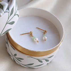 "Melissa" gold earrings with white freshwater pearls