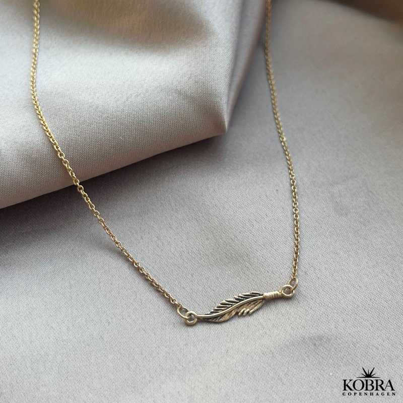 "Merle" 18 carat gold plated necklace / choker with feathers