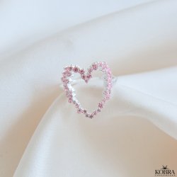 "Mikami" stor hjerte formet ring i slv drysset med lyserde zirkonia sten