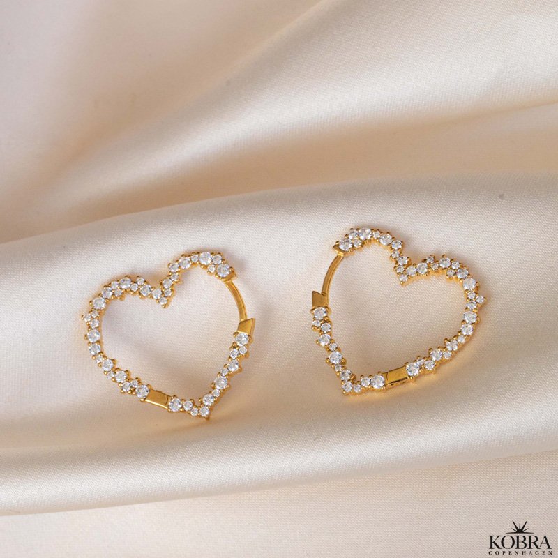 "Mikami" store guld hjerte reringe med hvide sten