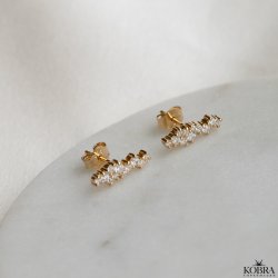"Mikami" gold ear studs in a unique design