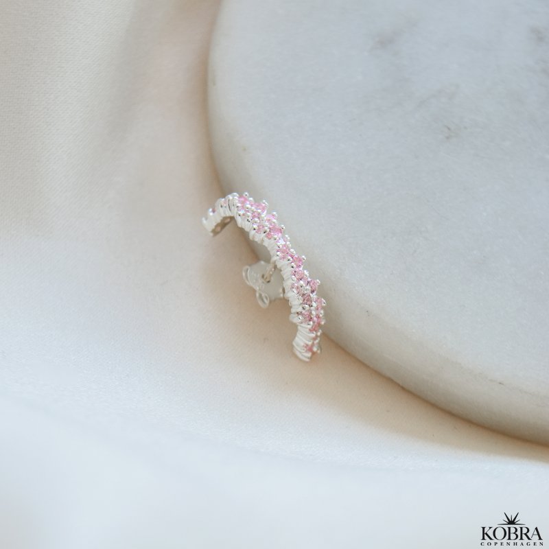 "Mikami" unikke slv reringe med lyserde sten