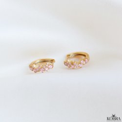 "Mikami" guldhoops med lyserde sten og unikt design (small)