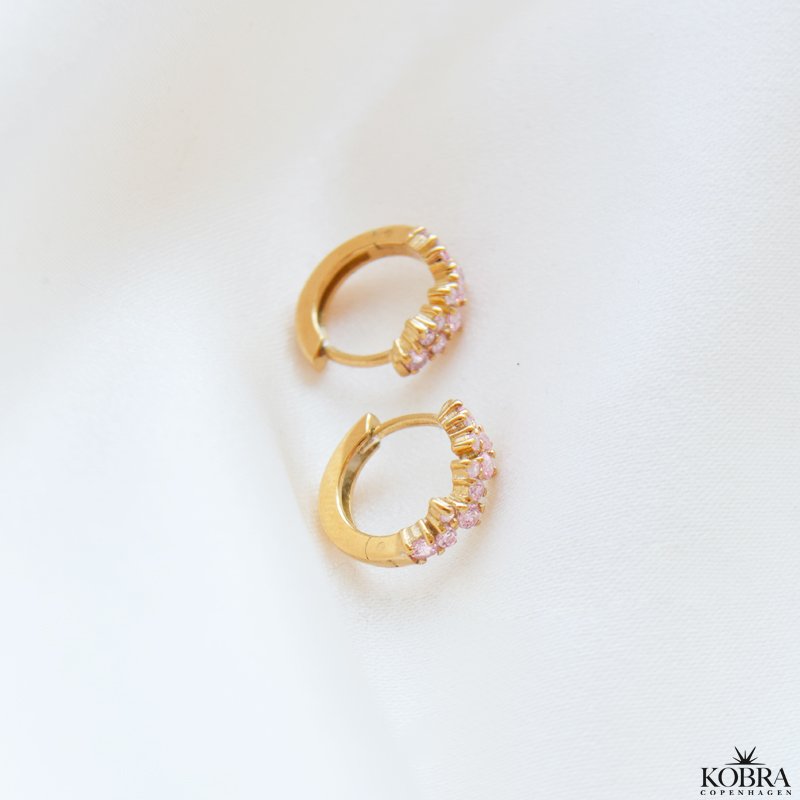 "Mikami" guldhoops med lyserde sten og unikt design (small)