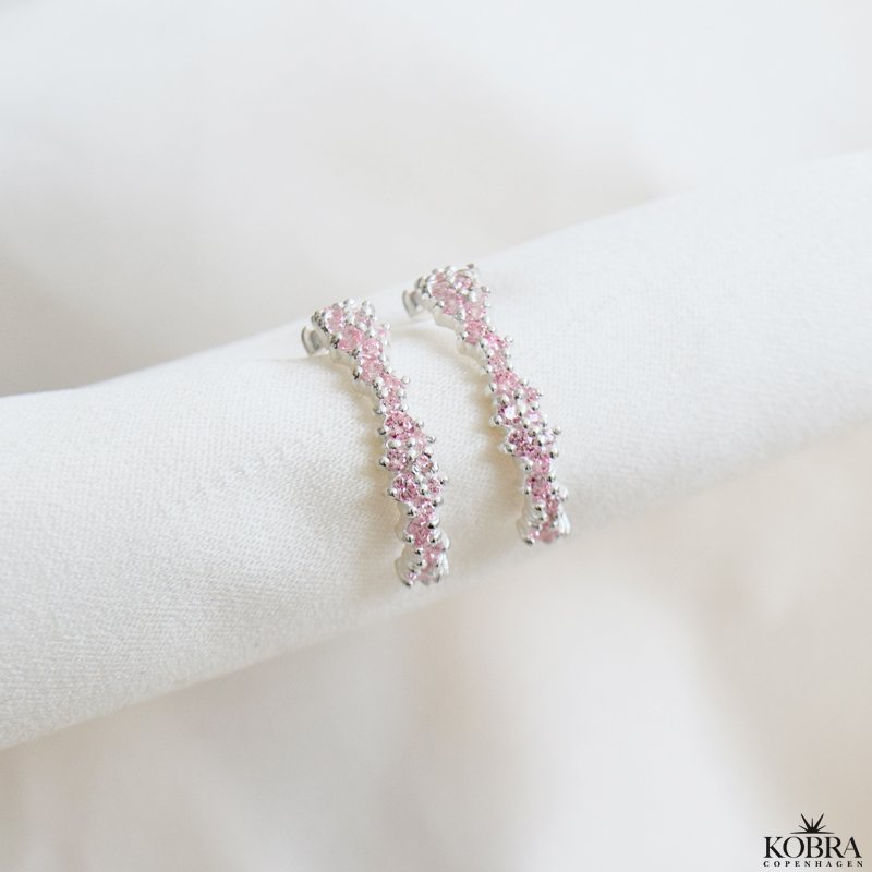 "Mikami" unikke slv reringe med lyserde sten