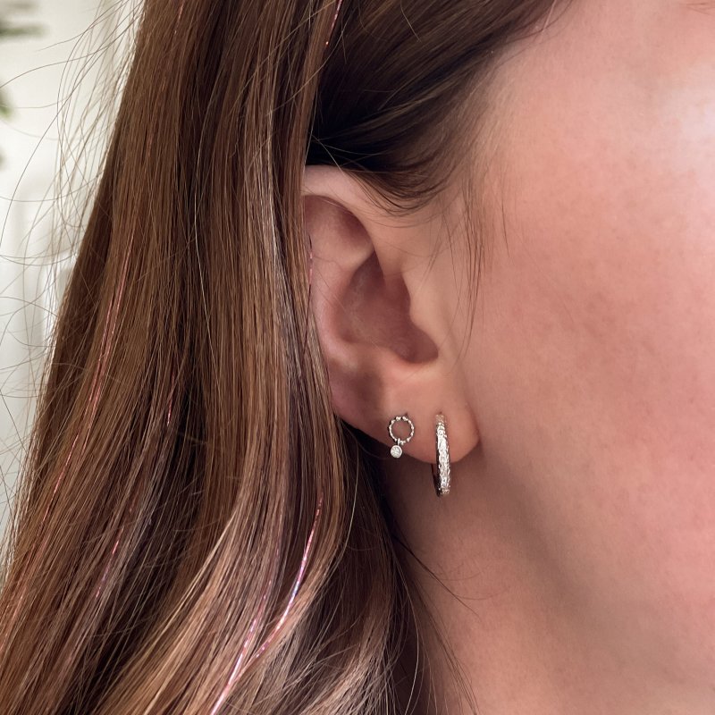 "Cordelia" sm� s�lv �reringe med vedh�ng