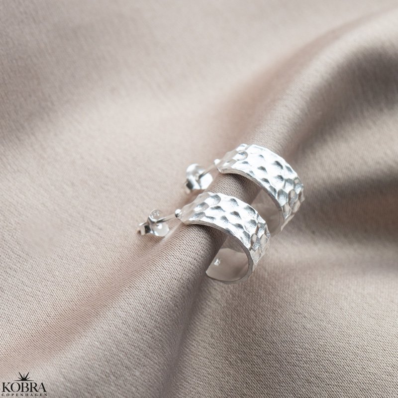 "Misty" brede hammerslede hoops i slv