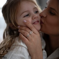 "Darling" silver heart ring with stone