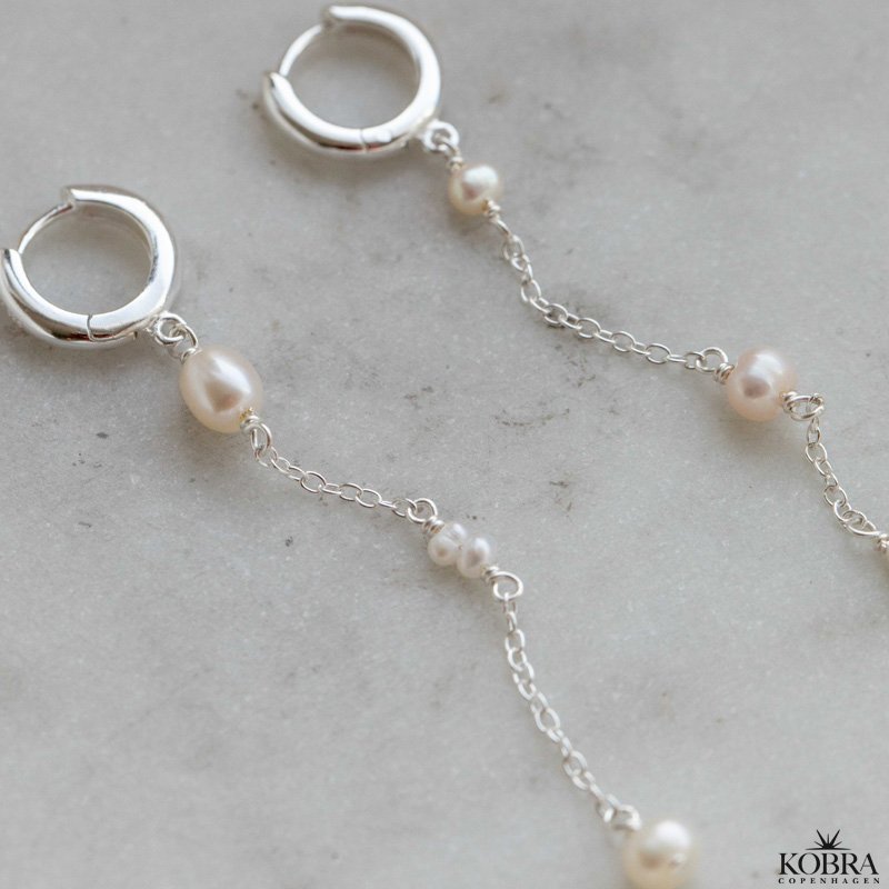 "Monaco" perle hoops i slv med hvide ferskvandsperler