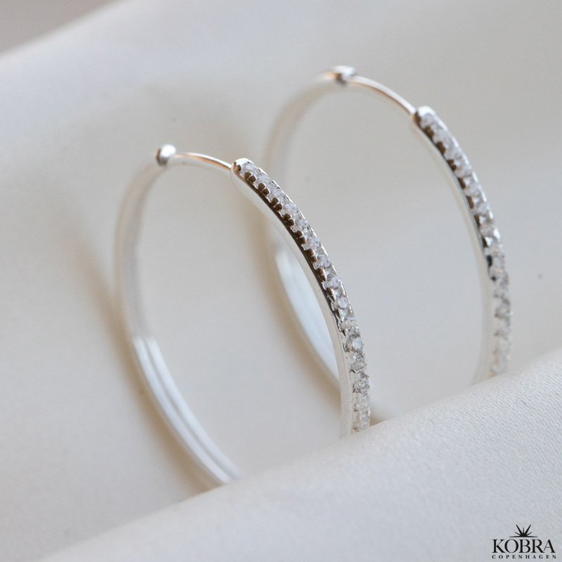 "Monica" store hoops med sten i slv
