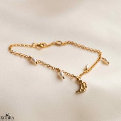 "Moon" guld armbnd med hammerslet mne og perler