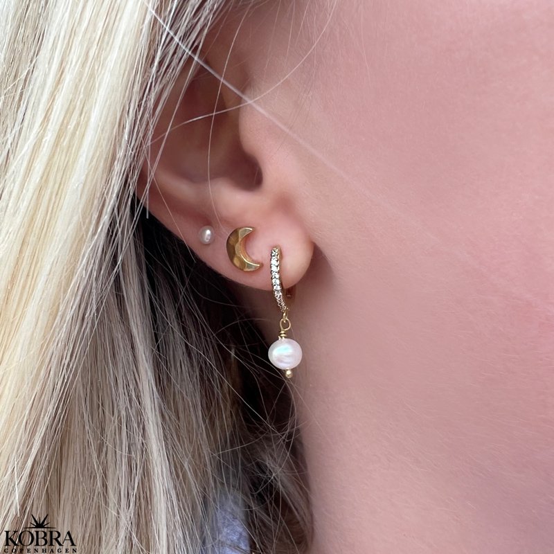 "Moon" small hammered gold moon earrings