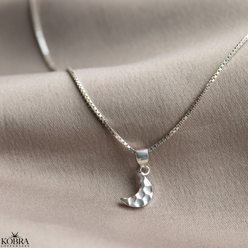 "Moon" simpel hammered silver moon necklace