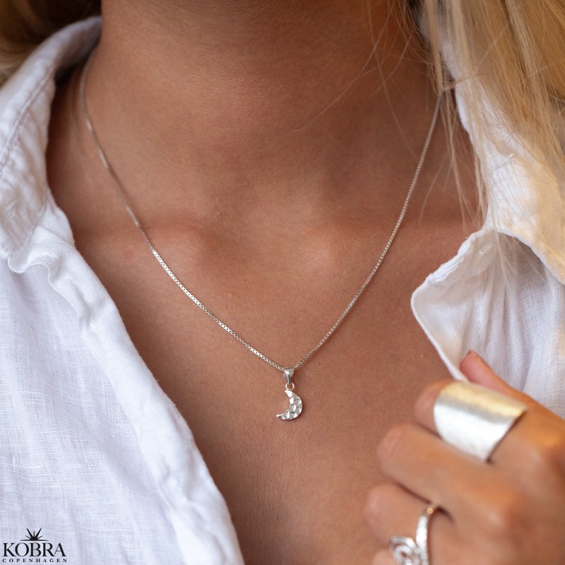 "Moon" simpel hammered silver moon necklace