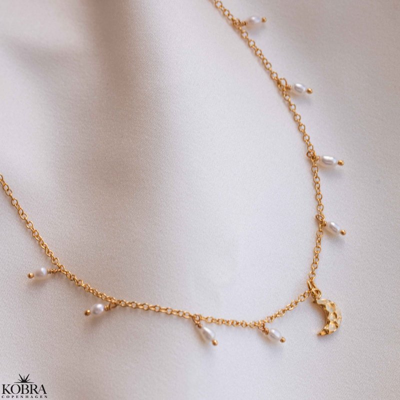 "Moon" gold necklace with pearls and hammered moon