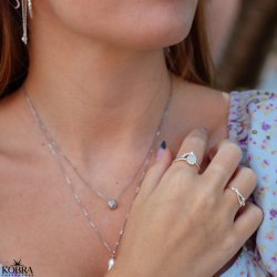 "Lullo" slv ring med en skn "rainbow moonstone"