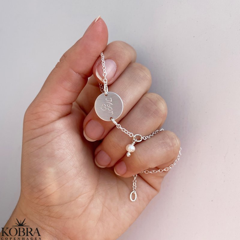 "Merci" slv armbnd med ferskvands perle og personlig gravering