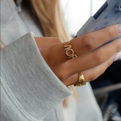 "MOR" smuk guld ring med zirkoniasten