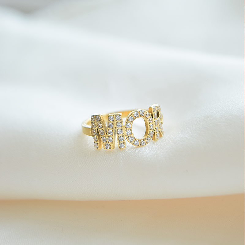 "MOR" ring med sten � 18K PVD Forgyldt