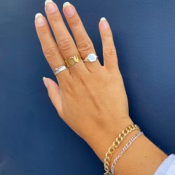 "Rivia" slv ring med hvid zirkonia og personlig gravering