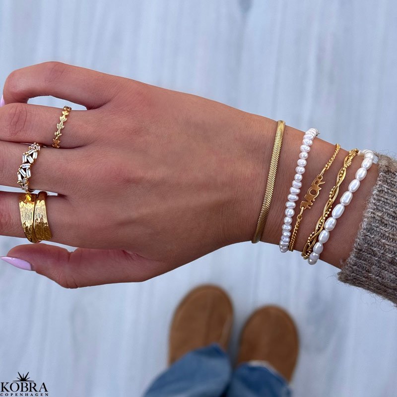 "Joanna" perle armbnd med guld lukning og gte perler