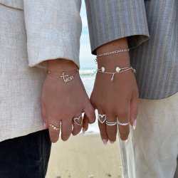 "Mikami" 18 karat gullbelagt hjertering med hvite zirkonsteiner