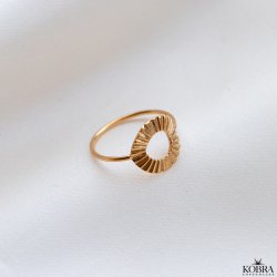 "Morning Sun" guld ring med riflet struktur