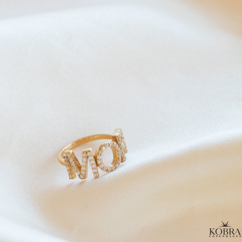 "Mor" gold ring with zirconia stone for mom