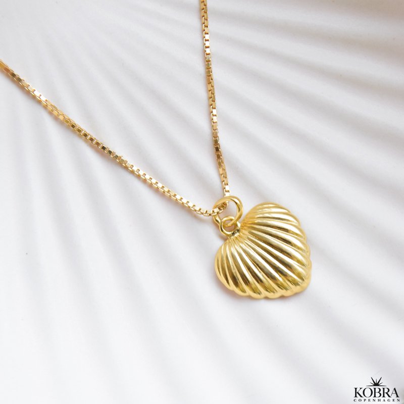 " Merlia" hjerte halskde med musling i guld
