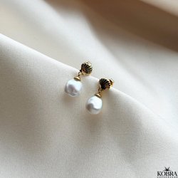 "Rosella" gold earrings with freshwater pearls