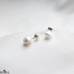 "Rosella" silver earrings freshwater pearls