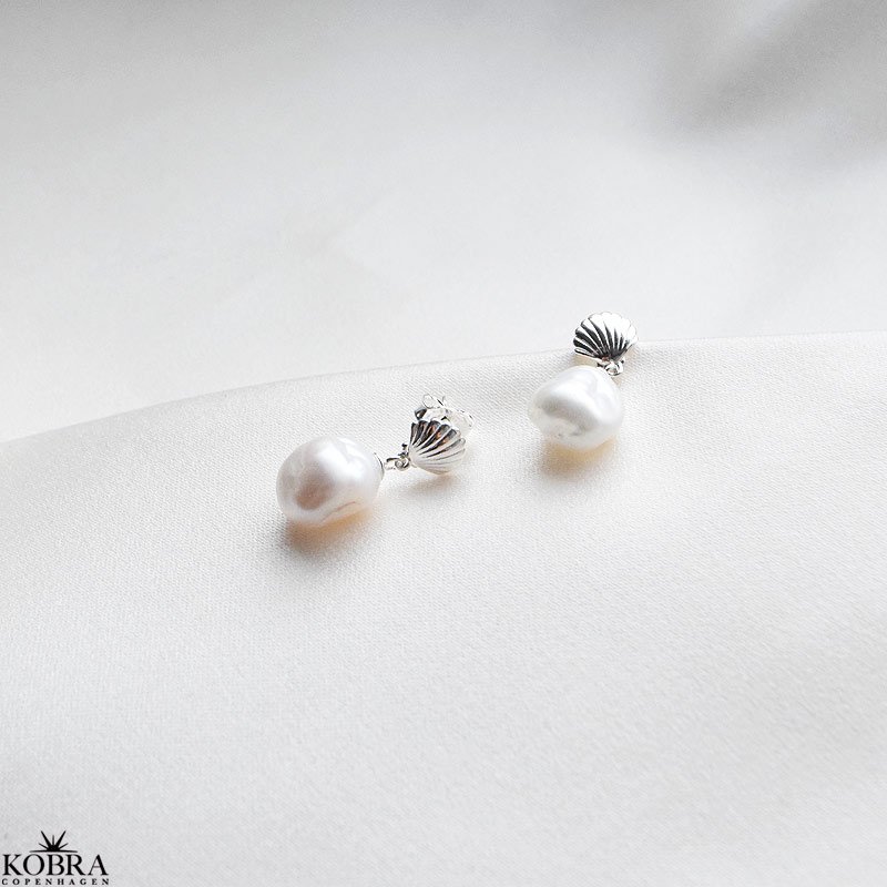 "Rosella" silver earrings freshwater pearls