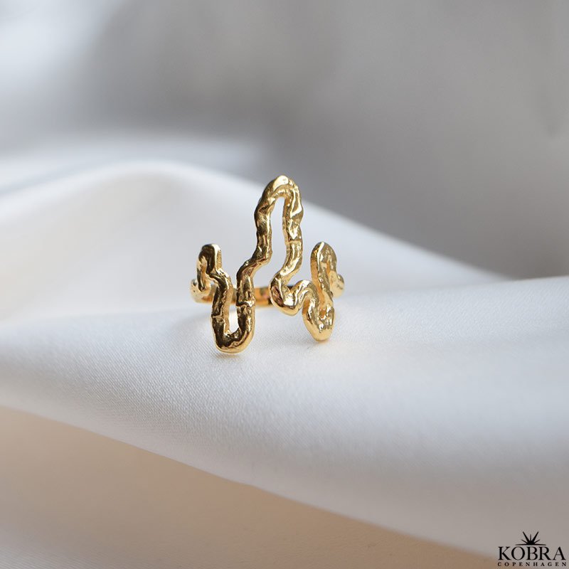 "Nagini organic" 18k guldplterad ormring