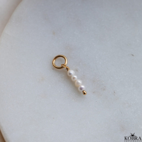 Charm i guld med 4 sm ferskvandsperler