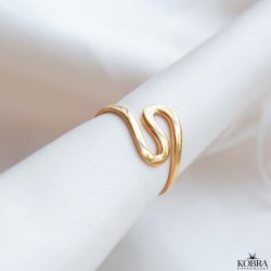 "Naia" blget ring i guld