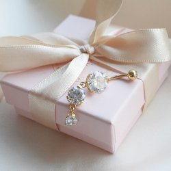 "Melinda" navlepiercing med zirkonia