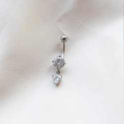 "Anniston" navlepiercing med hjerte og zirkonia