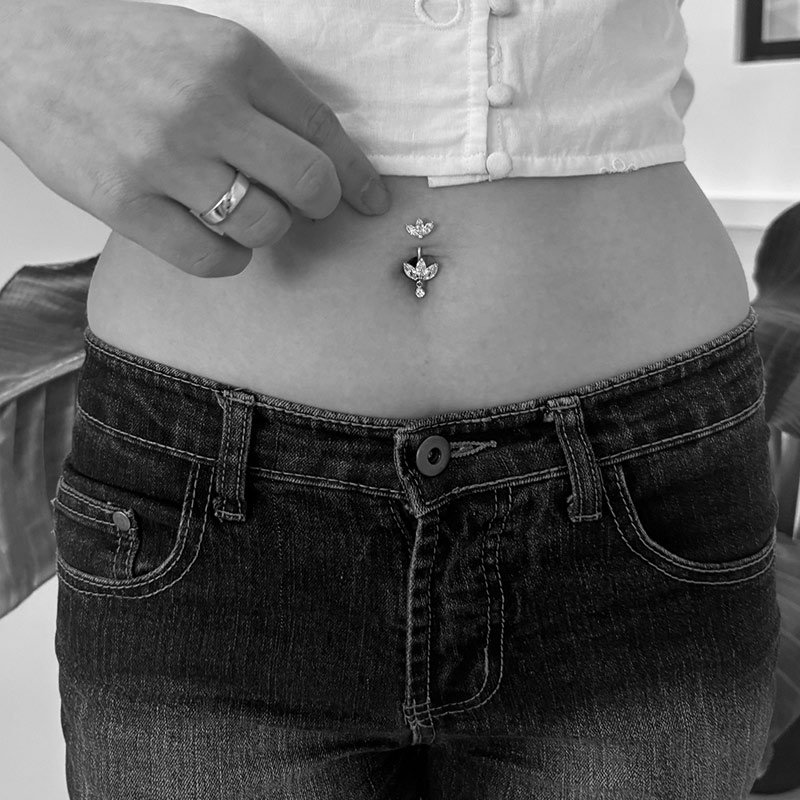 "Marietta" sommerfugl navlepiercing med zirkonia