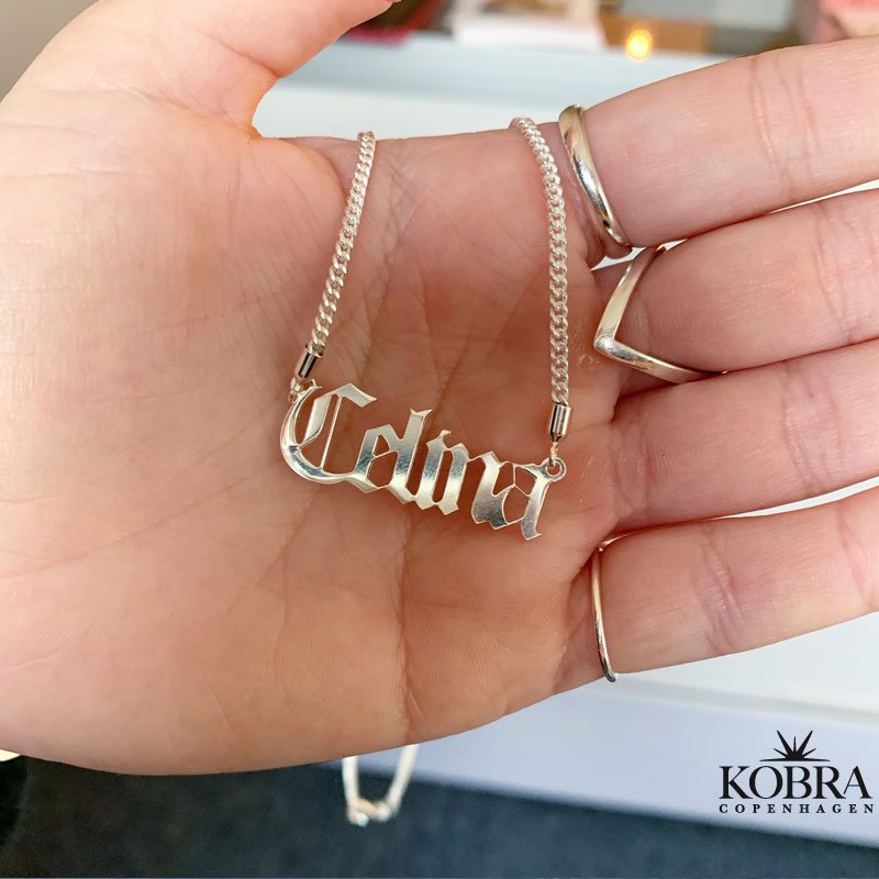 "Bronx" 18 karat forgyldt navnehalskde med dit navn samt 2mm. panzerkde