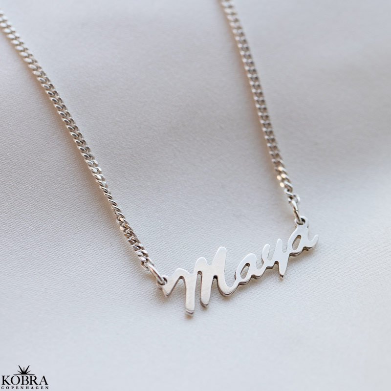 "Saga" Hndlavet navnehalskde i slv