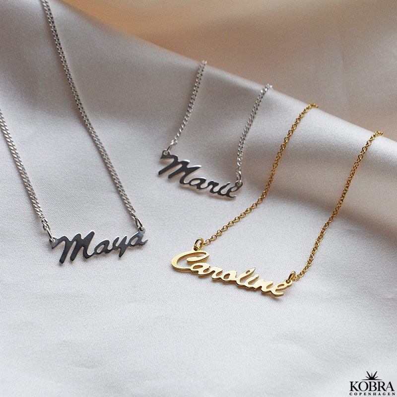 "Saga" Hndlavet navnehalskde i slv