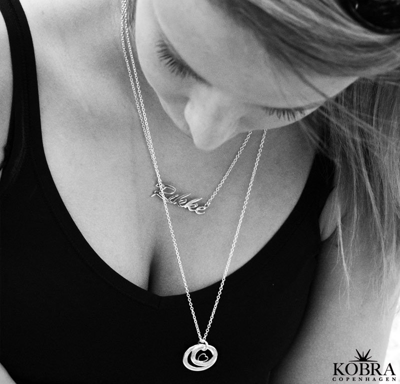 Dobbelt Love Wheel guld halskde med hjerte inklusiv din gravering