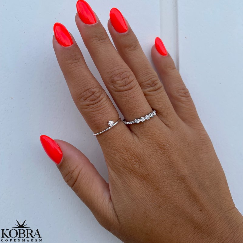 "Beatrice" slv ring med hvide sten