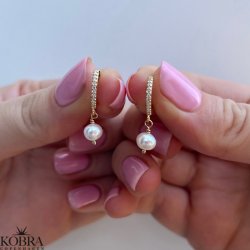 "Marcella" guld reringe / hoops med hvide sten og gte ferskvandsperle