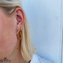 "Magnolia" guld reringe med farvet sten